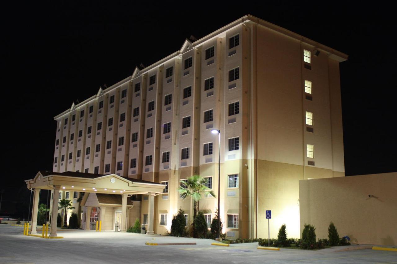 Microtel Inn And Suites By Wyndham Toluca Dış mekan fotoğraf