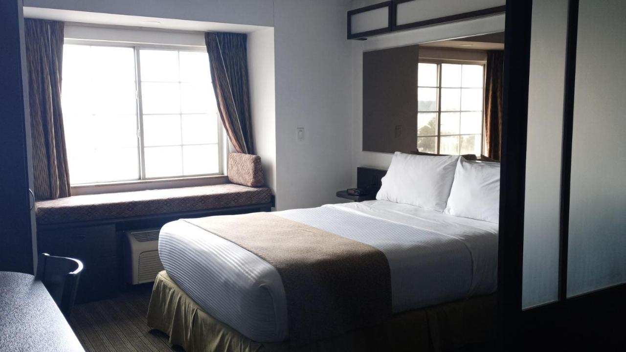 Microtel Inn And Suites By Wyndham Toluca Dış mekan fotoğraf