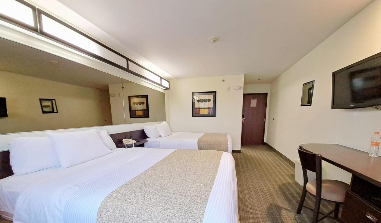 Microtel Inn And Suites By Wyndham Toluca Dış mekan fotoğraf