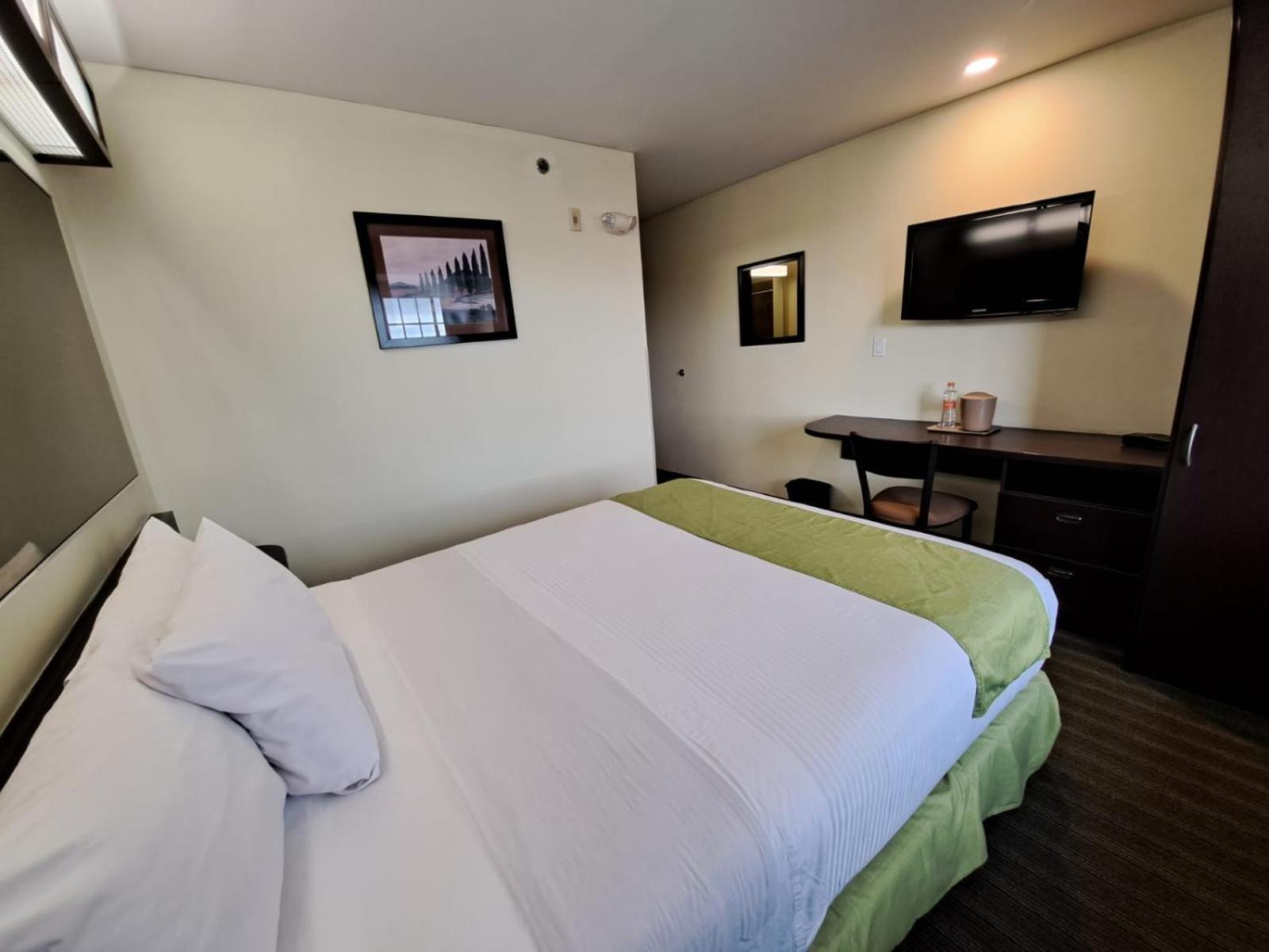 Microtel Inn And Suites By Wyndham Toluca Dış mekan fotoğraf